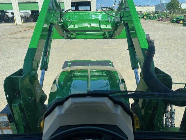 2022 John Deere 5055E Image 11