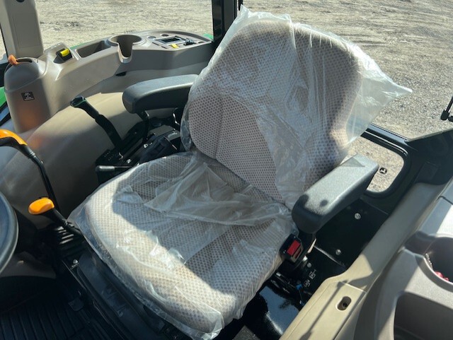 2022 John Deere 5055E Image 24