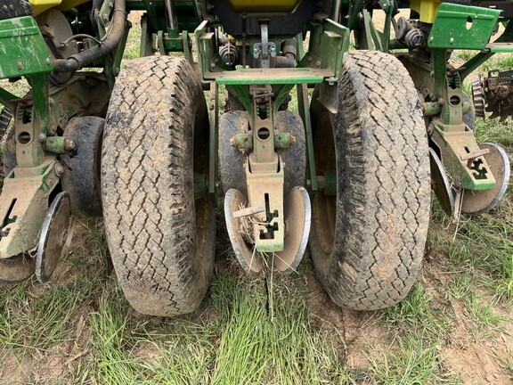 2014 John Deere 1775NT