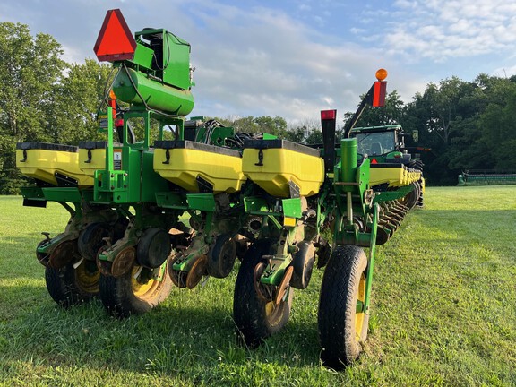2014 John Deere 1775NT