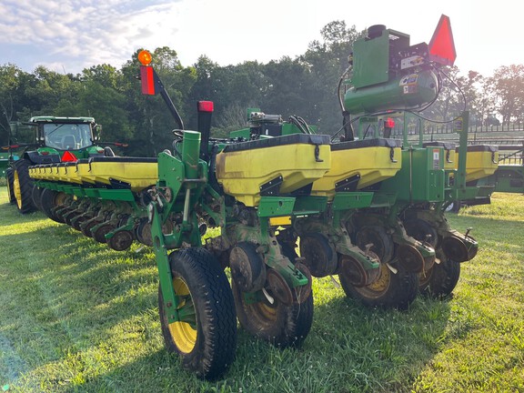 2014 John Deere 1775NT