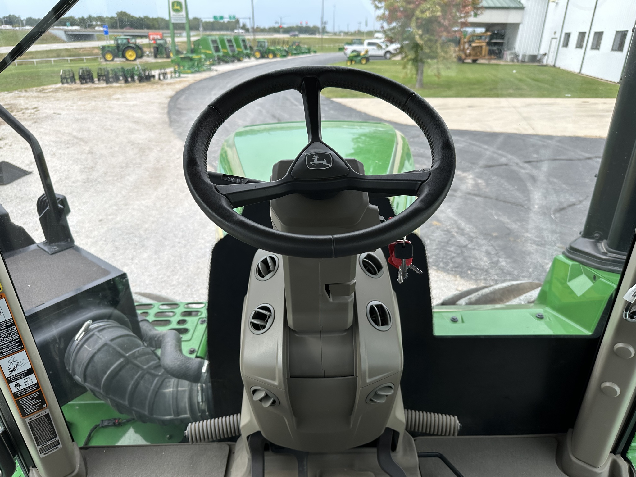  2023 John Deere 9R 540 at Heritage Tractor in Joplin, MO