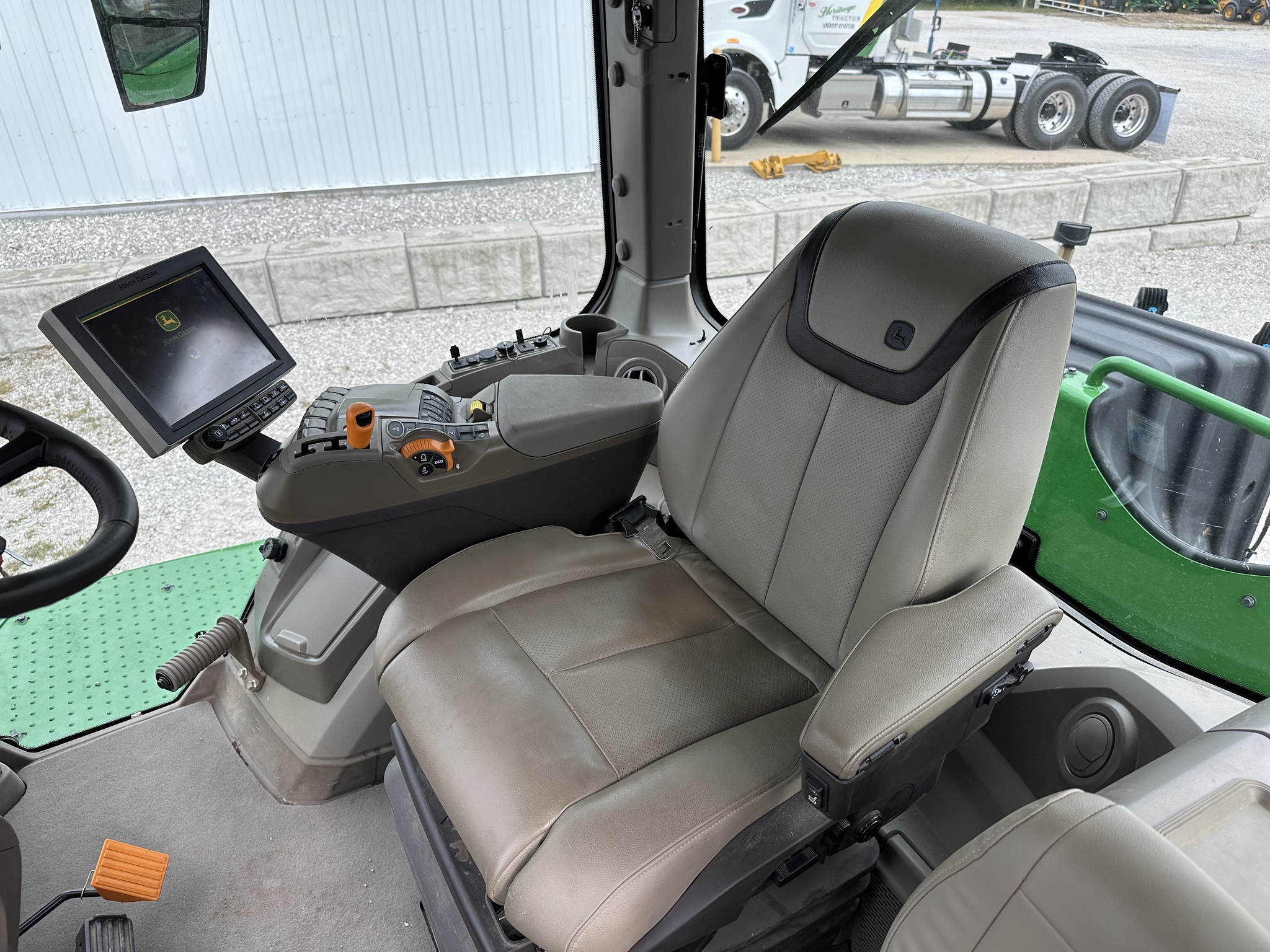  2023 John Deere 9R 540 at Heritage Tractor in Joplin, MO