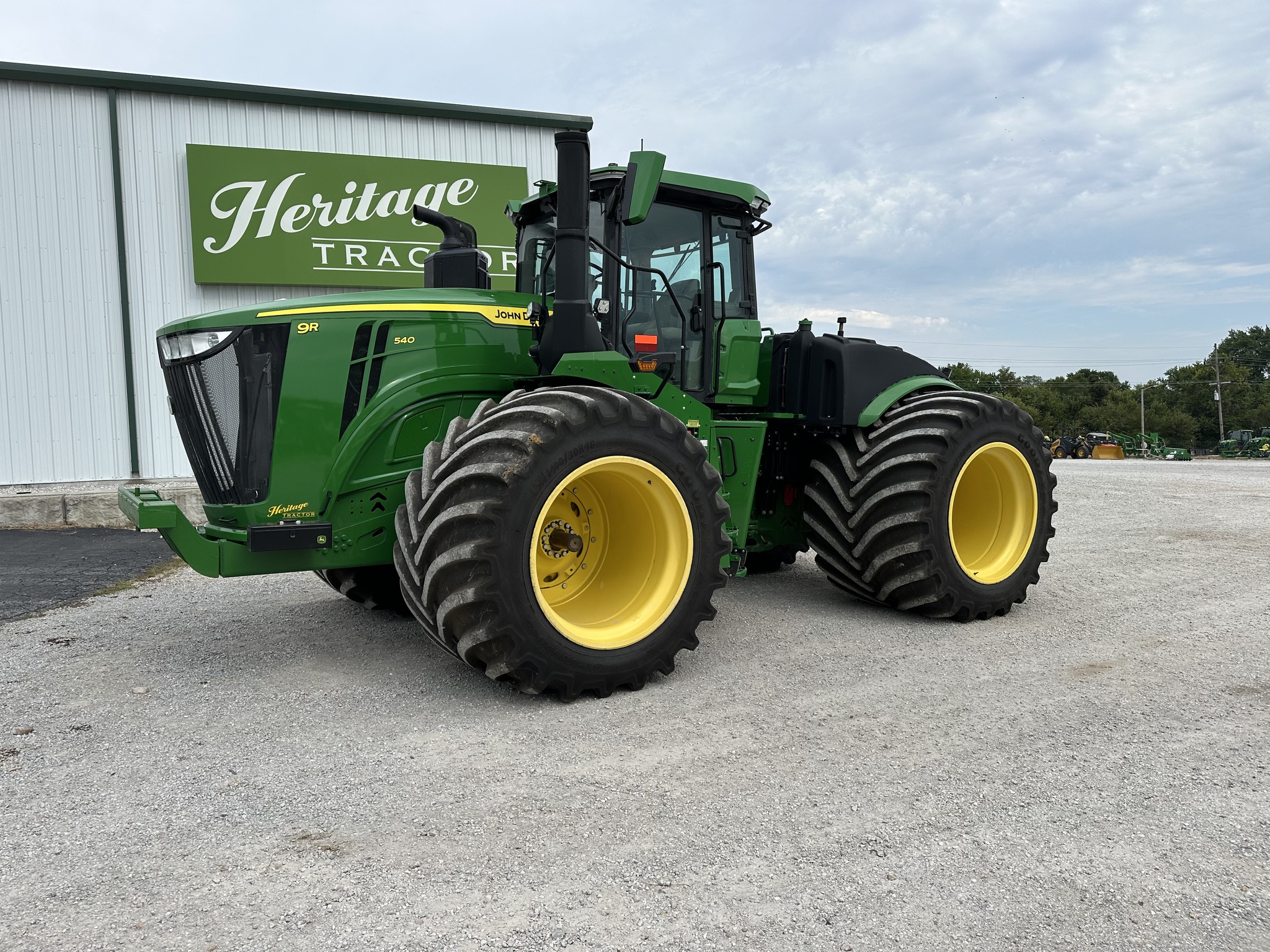  2023 John Deere 9R 540 at Heritage Tractor in Joplin, MO