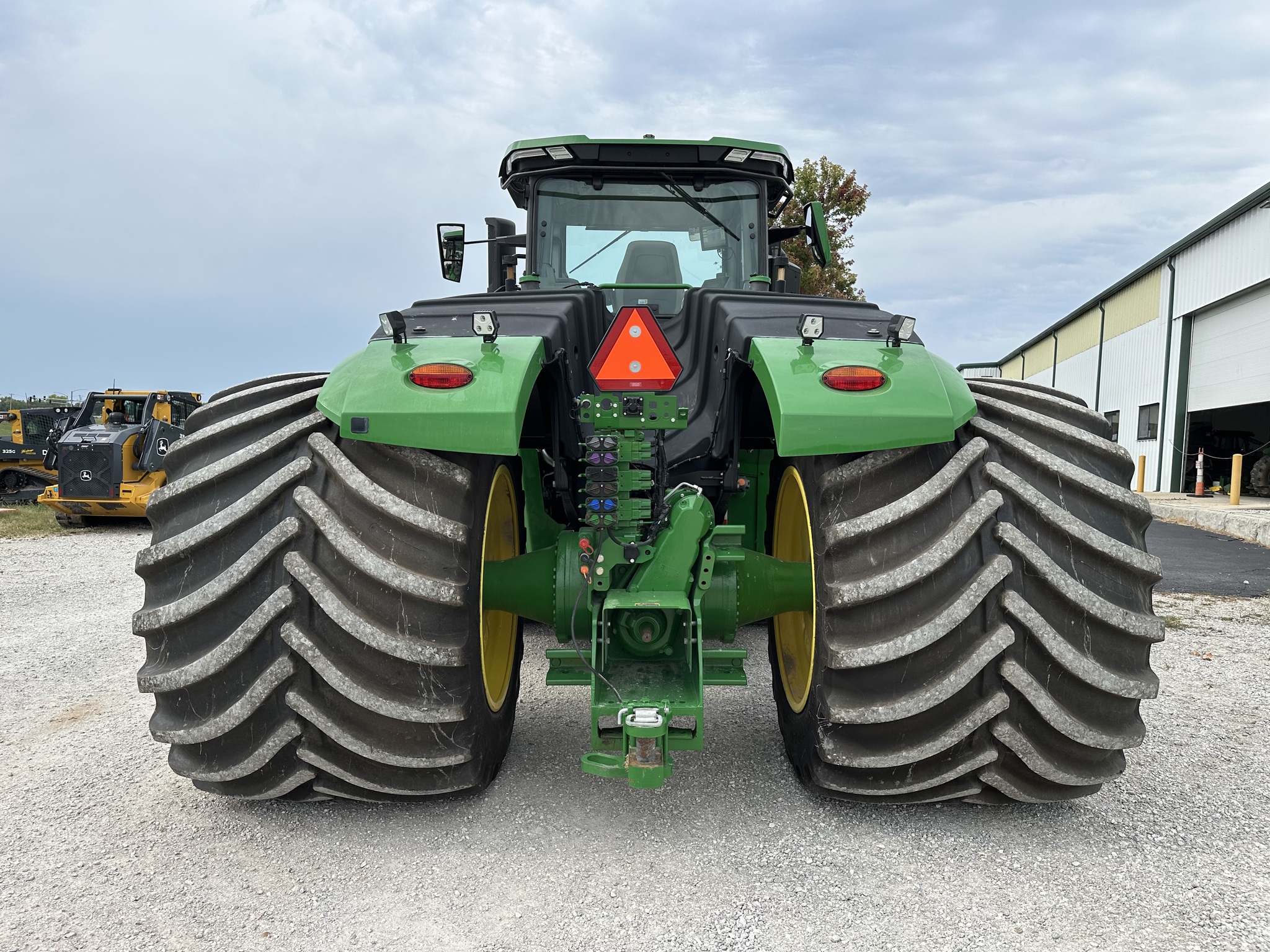  2023 John Deere 9R 540 at Heritage Tractor in Joplin, MO