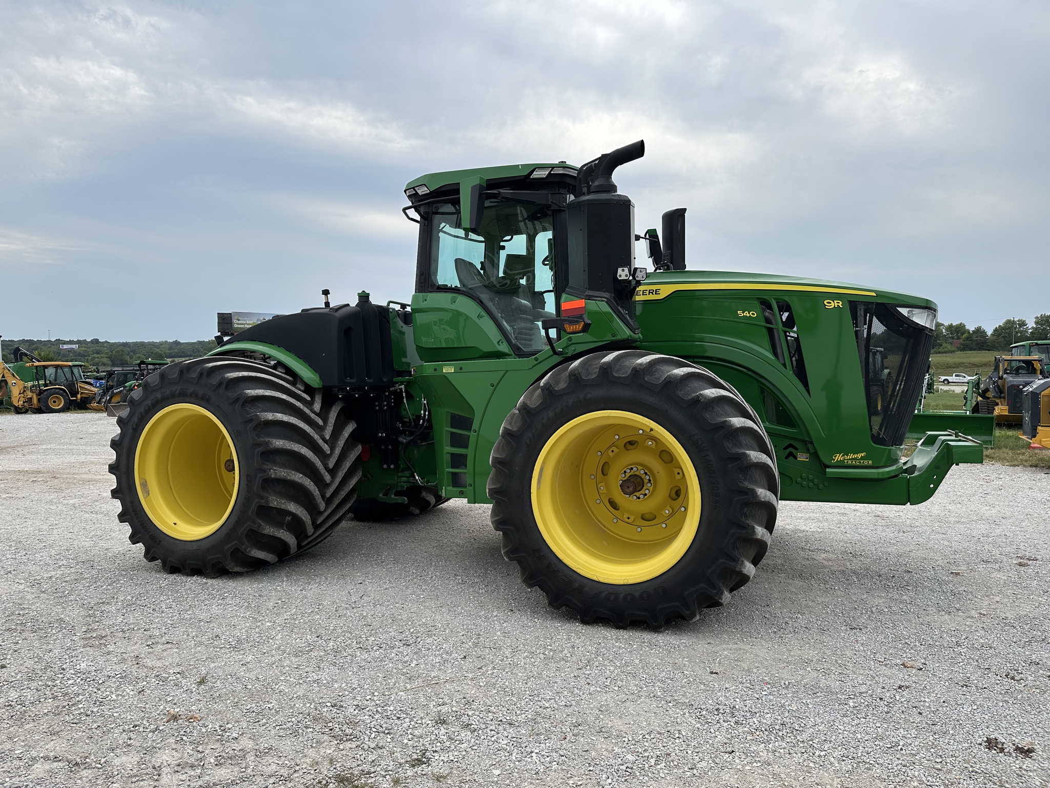  2023 John Deere 9R 540 at Heritage Tractor in Joplin, MO