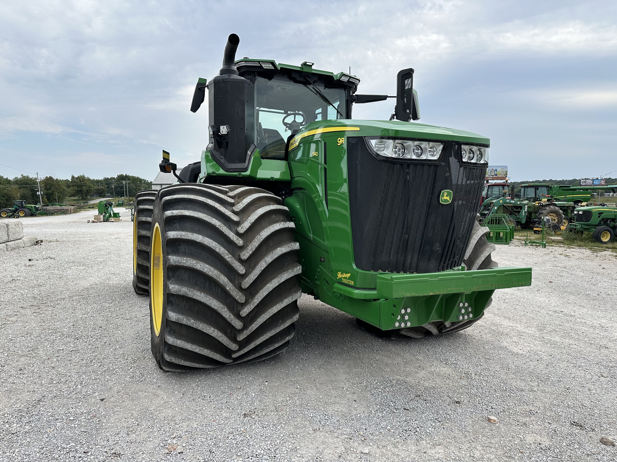  2023 John Deere 9R 540 at Heritage Tractor in Joplin, MO