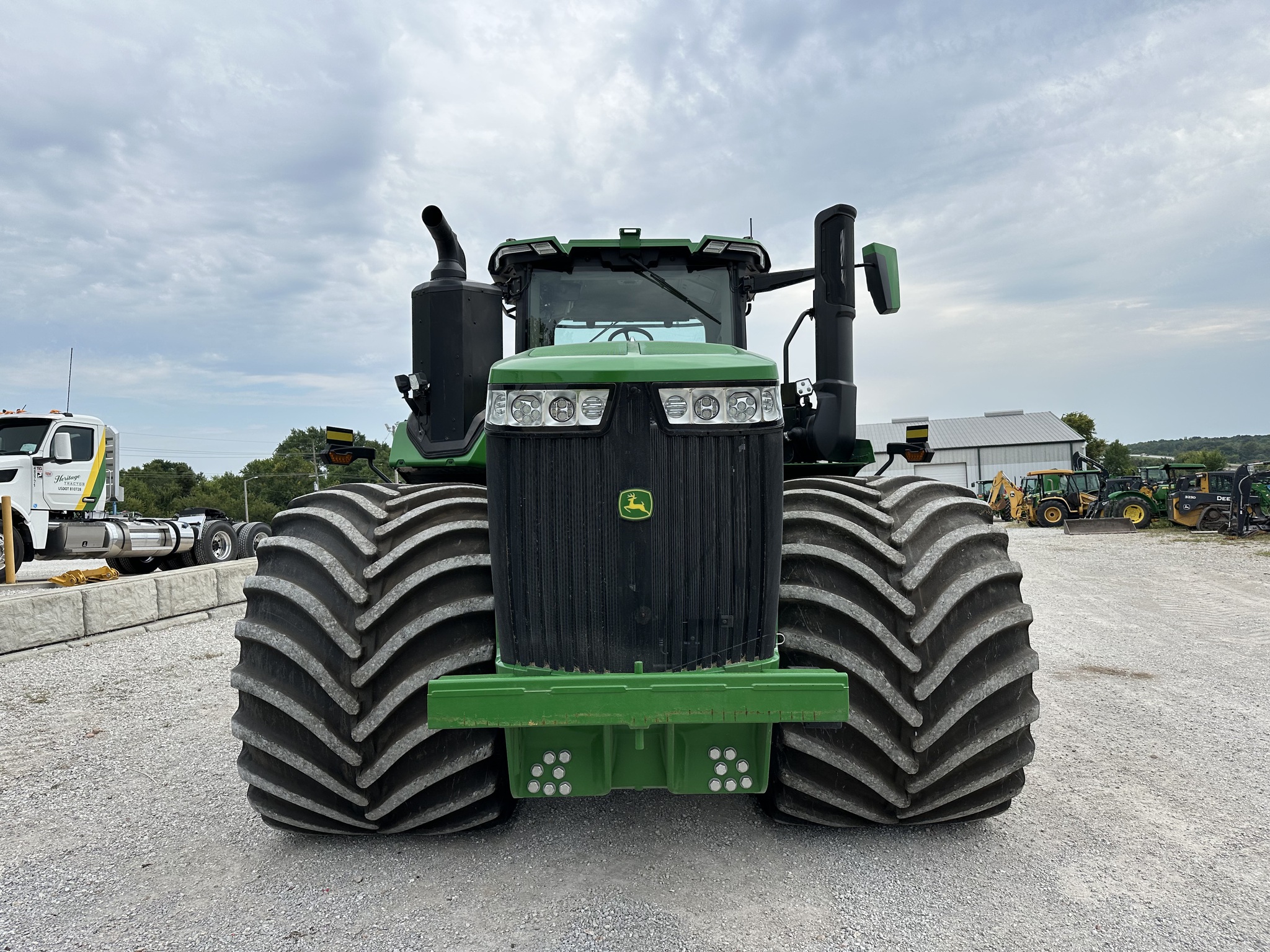  2023 John Deere 9R 540 at Heritage Tractor in Joplin, MO