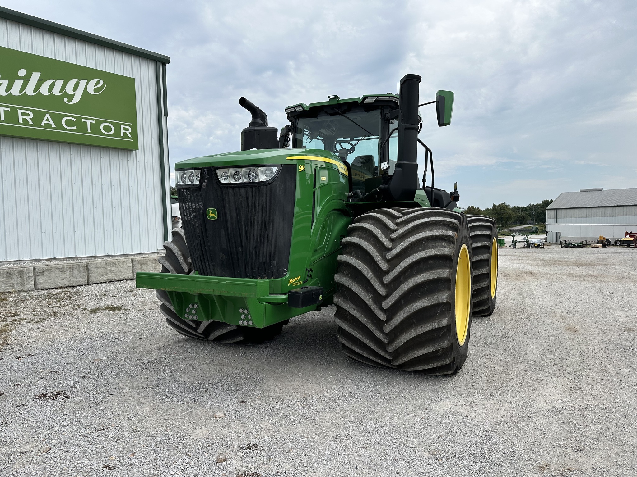  2023 John Deere 9R 540 at Heritage Tractor in Joplin, MO