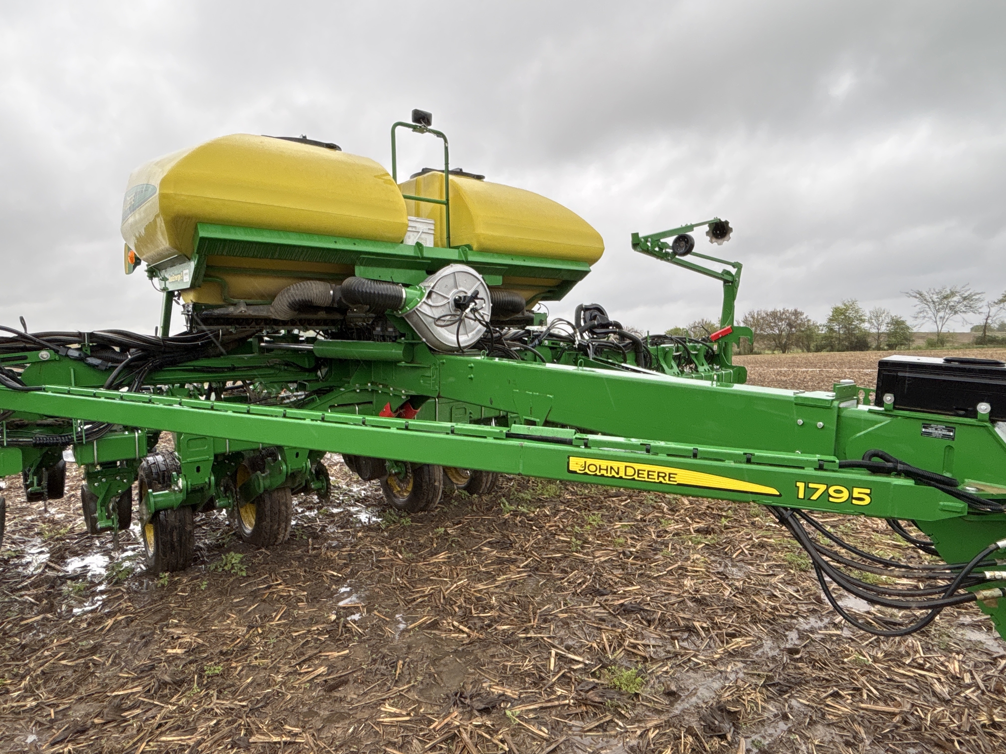 Used 2021 John Deere 1795 Planters: Drawn at Koenig Equipment in Anna, OH - PhotoXL2