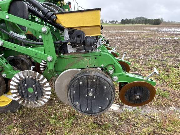 Used 2021 John Deere 1795 Planters: Drawn at Koenig Equipment in Anna, OH - Photo6