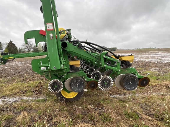 Used 2021 John Deere 1795 Planters: Drawn at Koenig Equipment in Anna, OH - Photo8