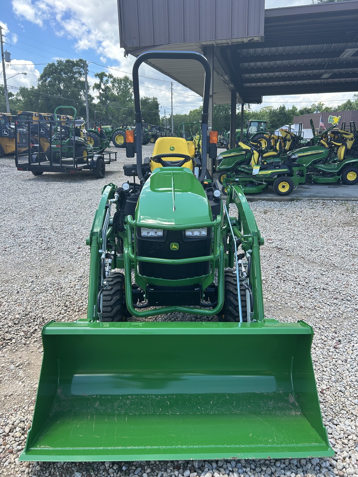 2025 John Deere 1025R Image 5