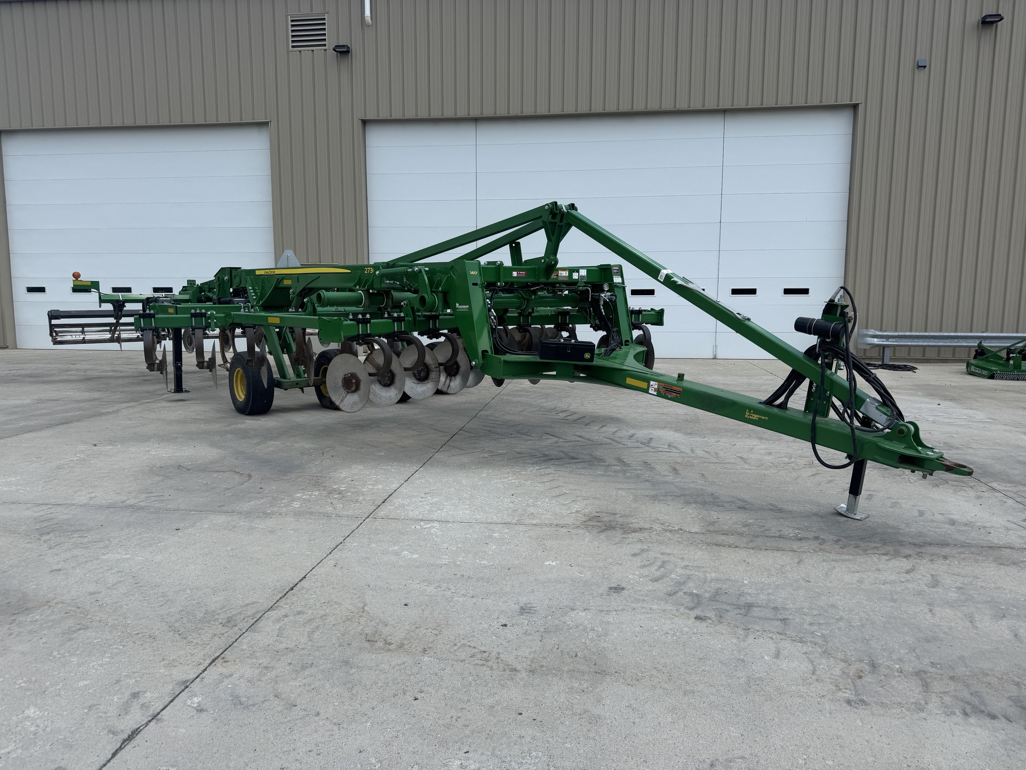 2017 John Deere 2730 Image 2