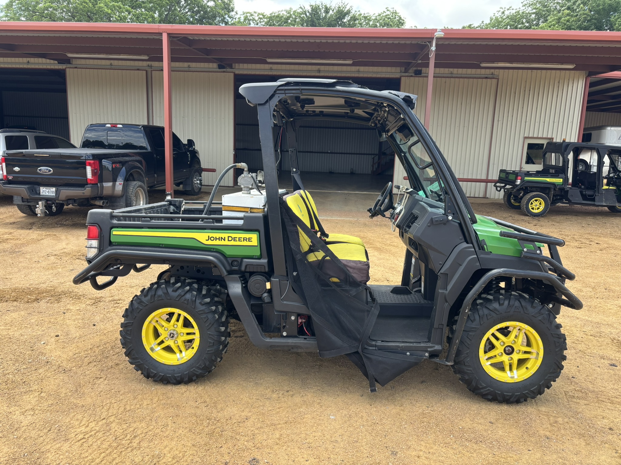 2022 John Deere XUV 835M Image 6