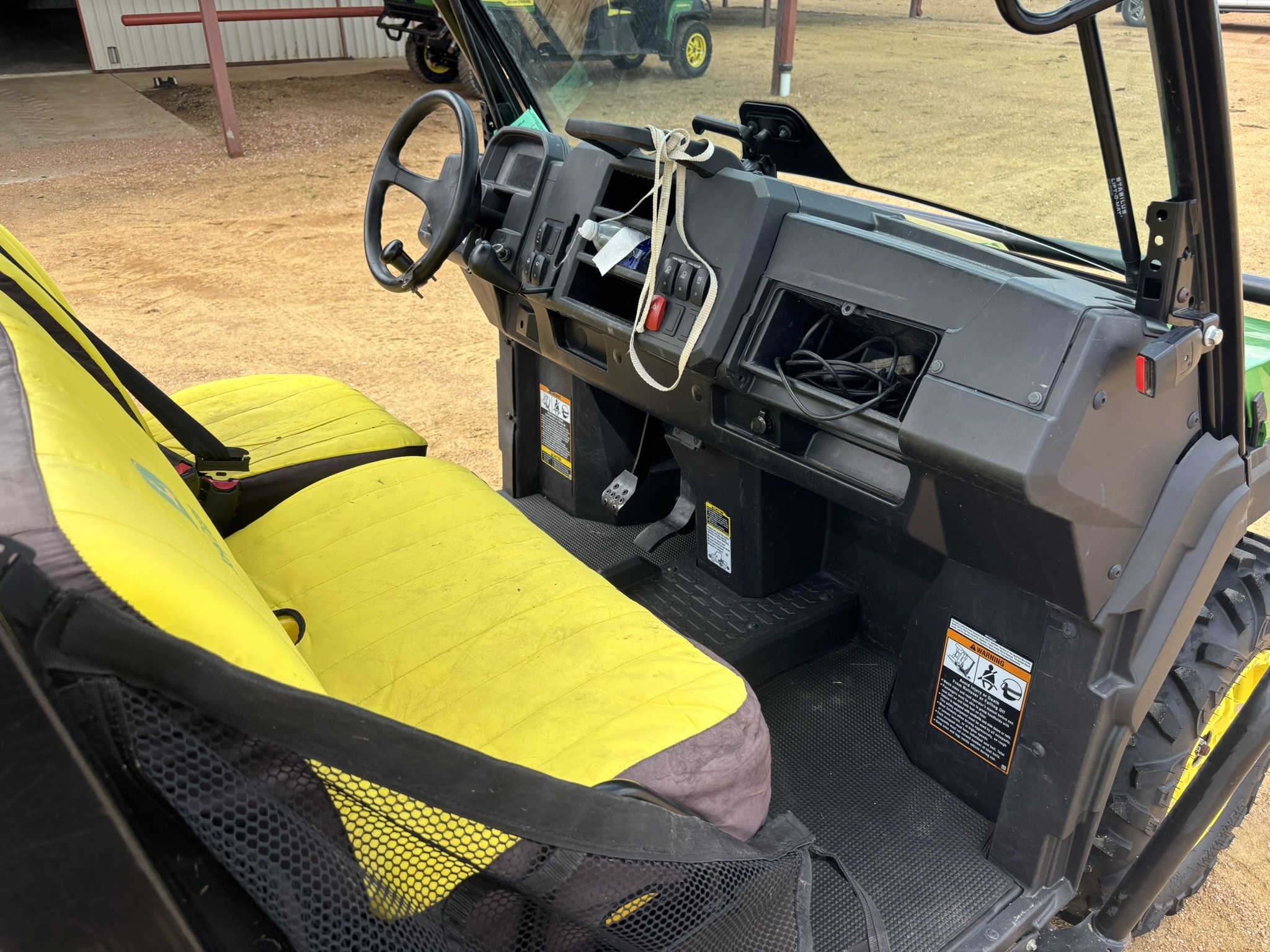 2022 John Deere XUV 835M Image 10