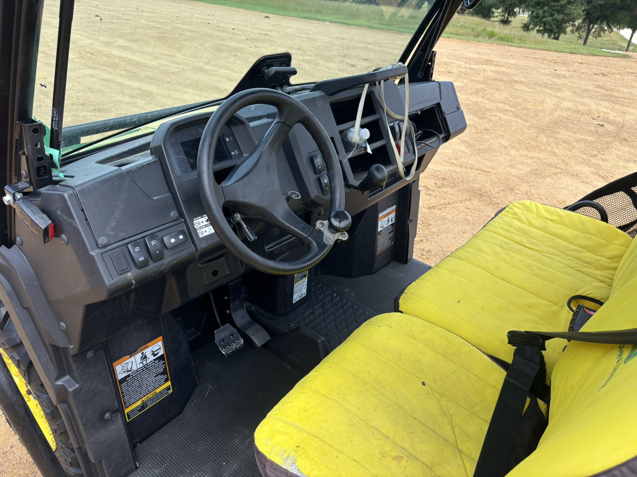 2022 John Deere XUV 835M Image 11