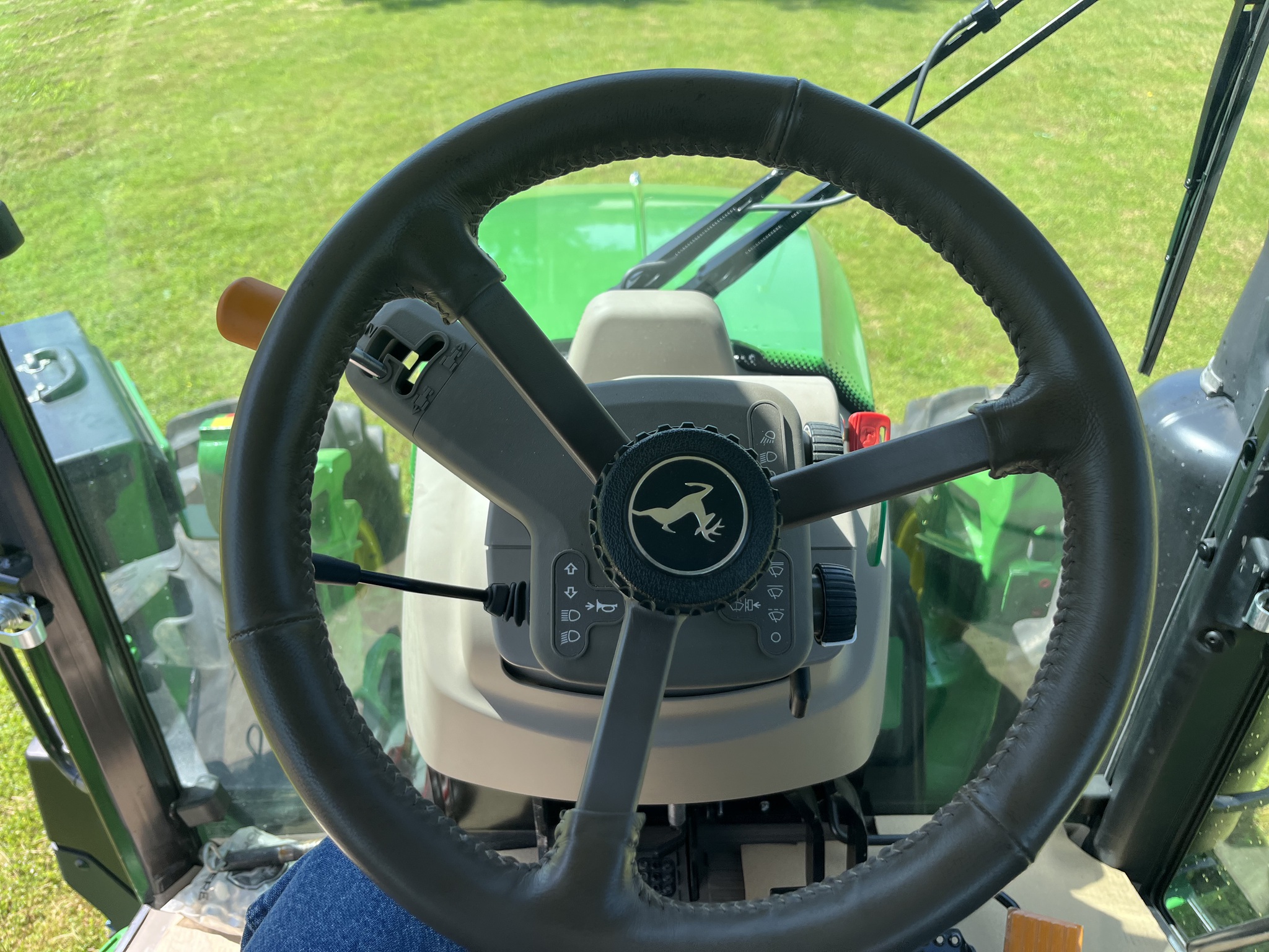 2022 John Deere 5125R Image 33