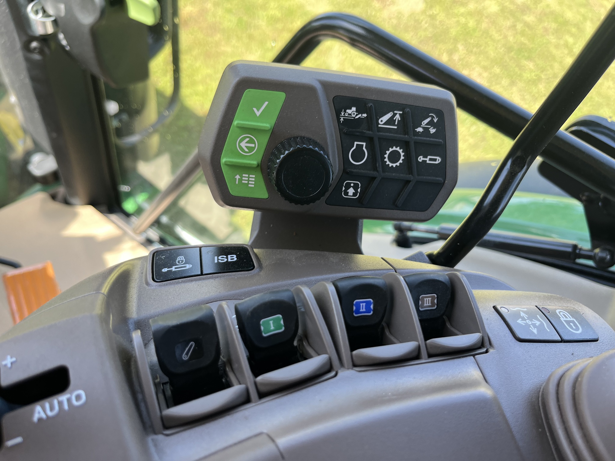 2022 John Deere 5125R Image 37