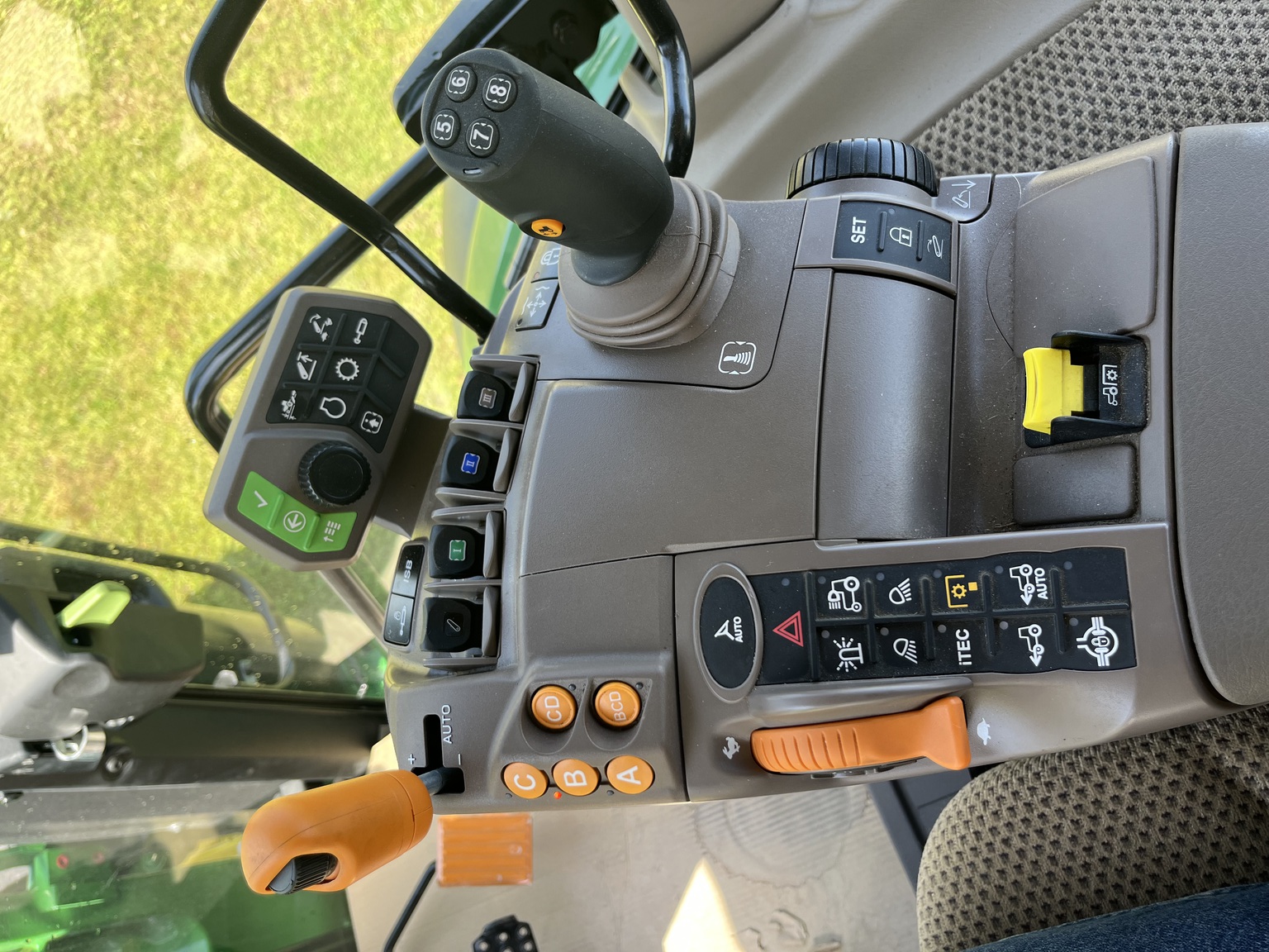 2022 John Deere 5125R Image 27