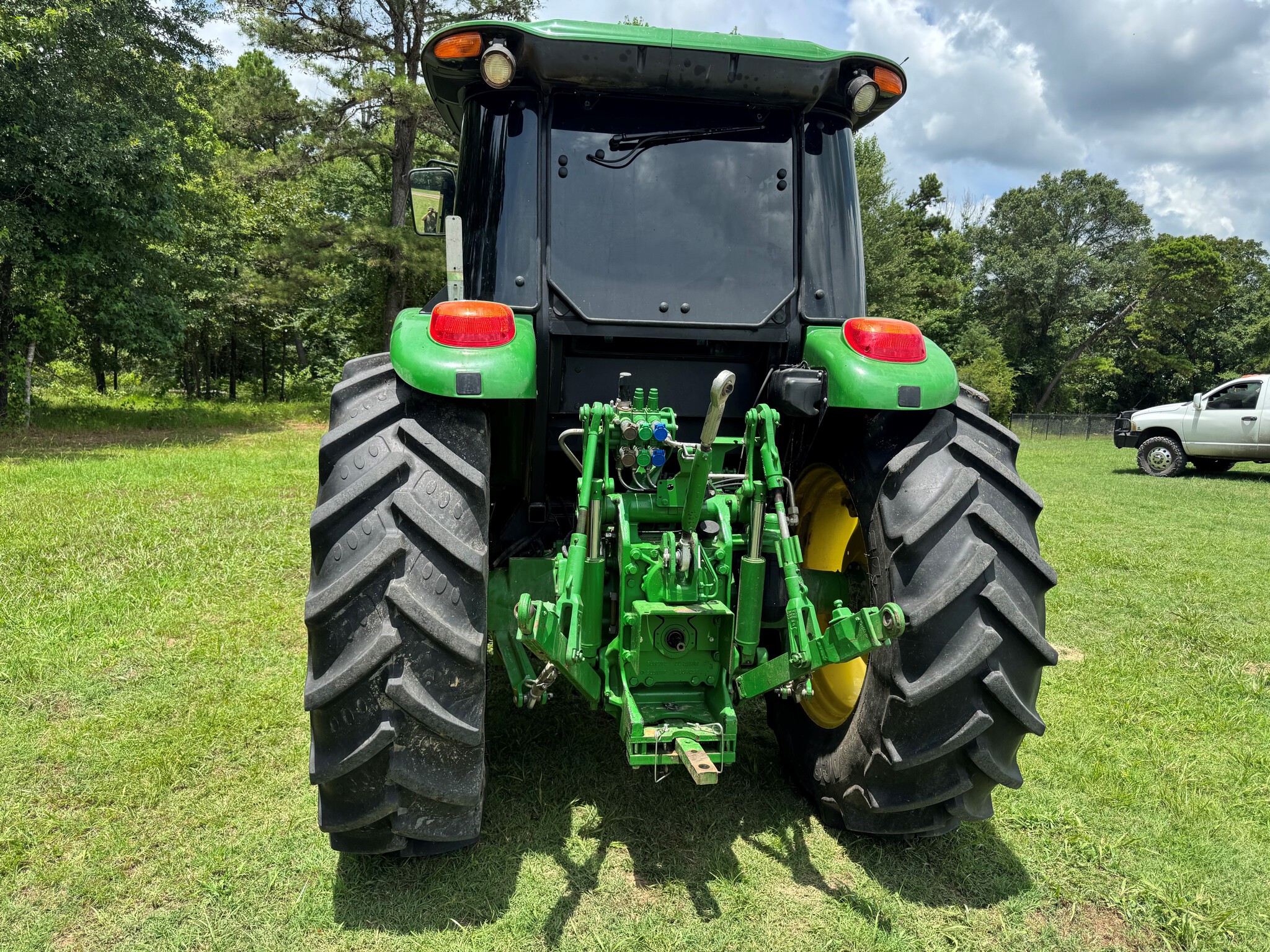 2020 John Deere 6120E Image 5