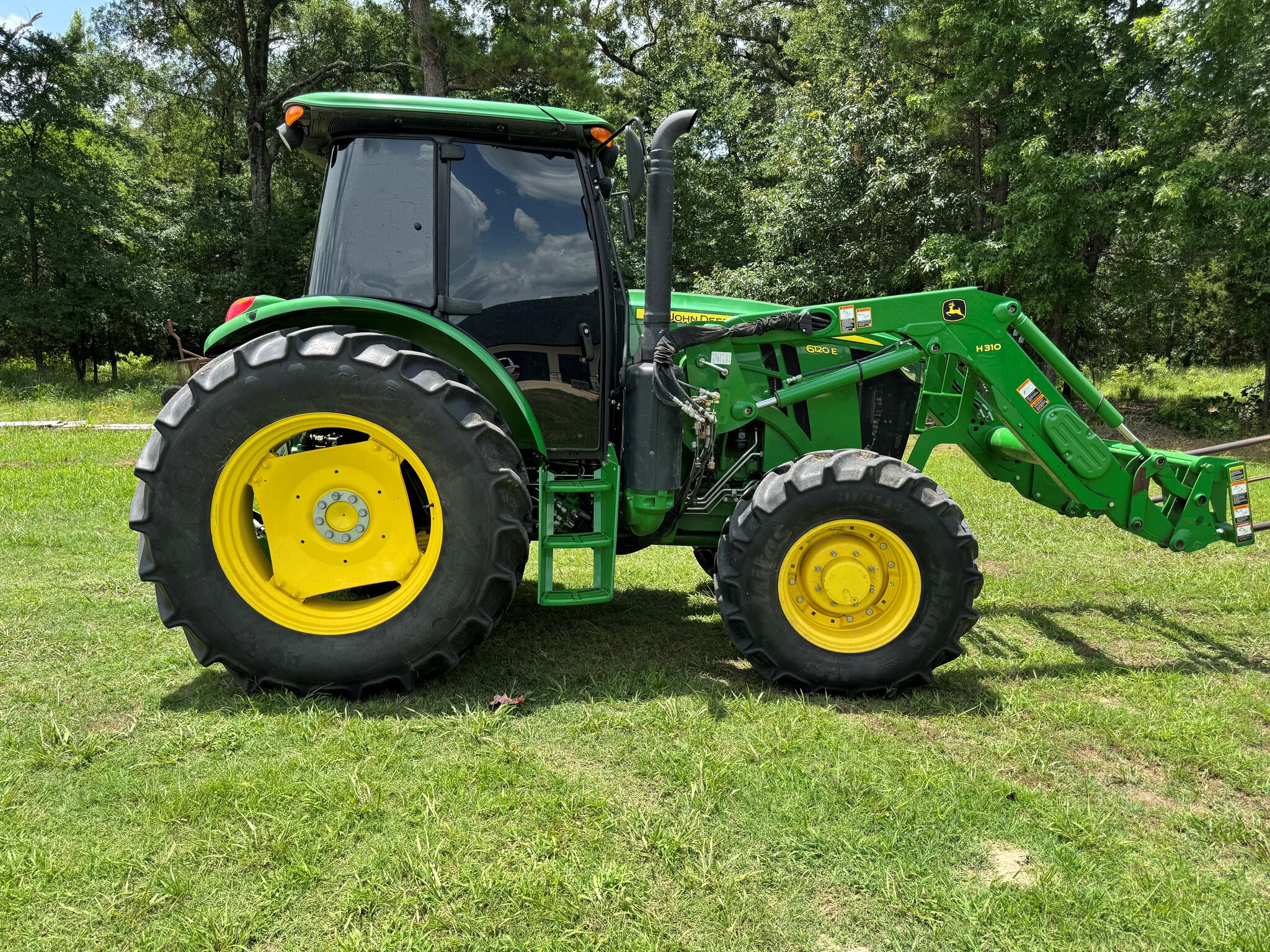 2020 John Deere 6120E Image 4