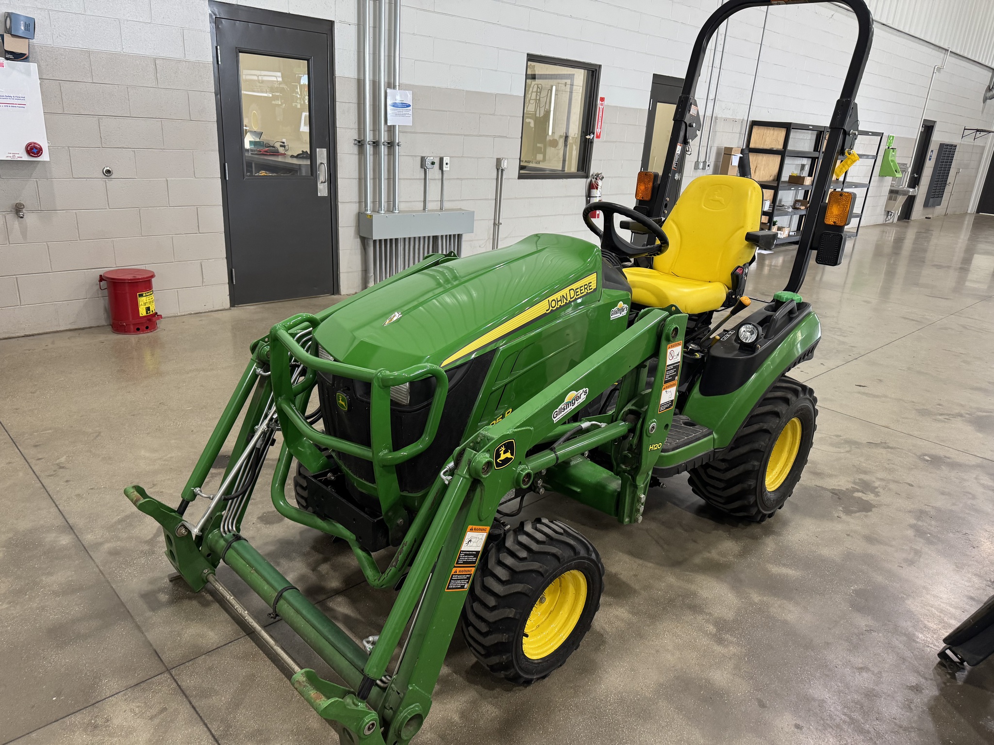 2013 John Deere 1025R Image 3