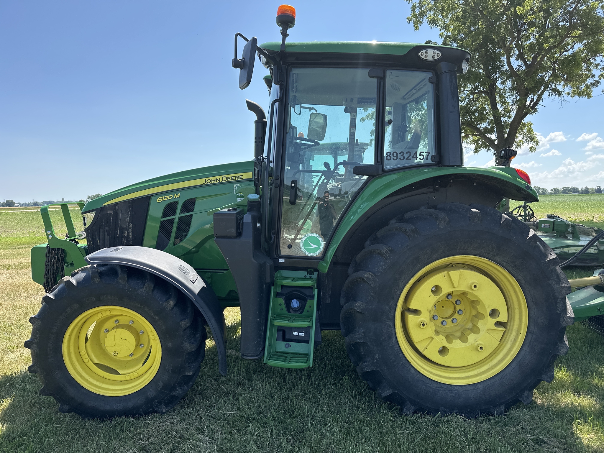 2023 John Deere 6120M Image 2