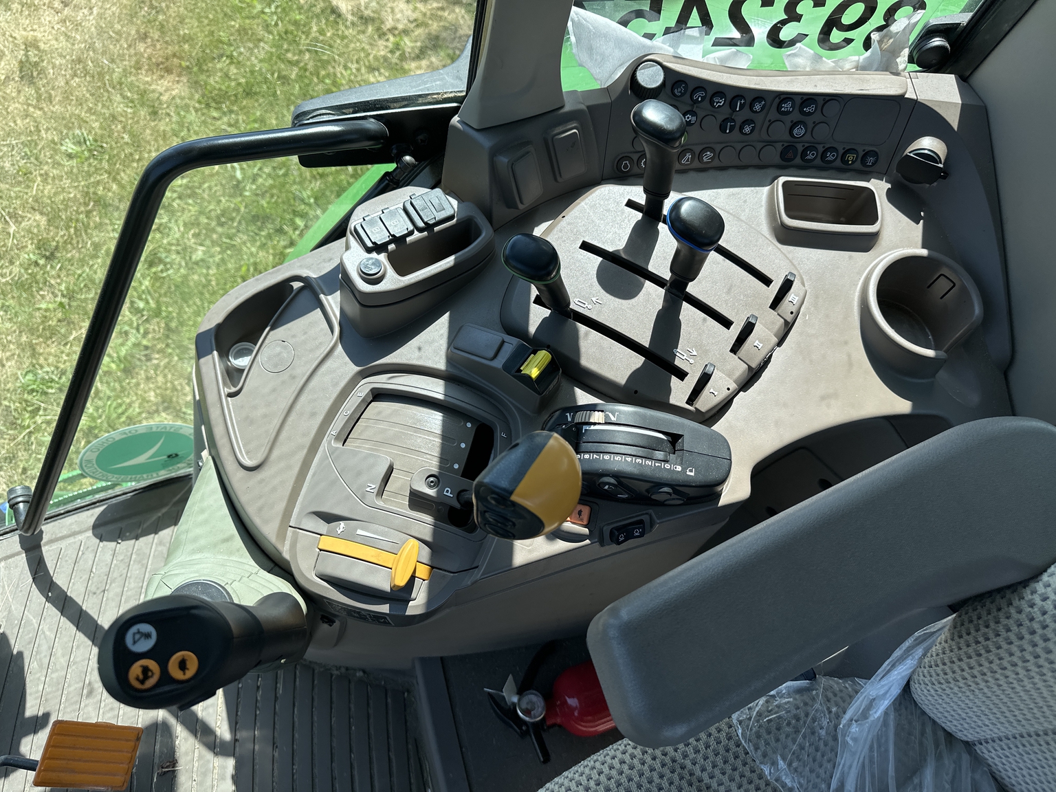 2023 John Deere 6120M Image 21
