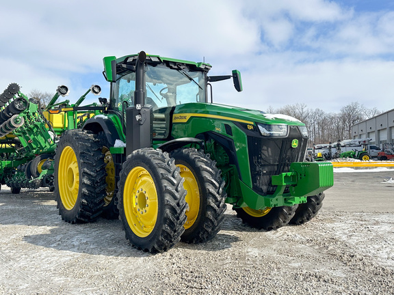 2025 John-Deere 8R 340