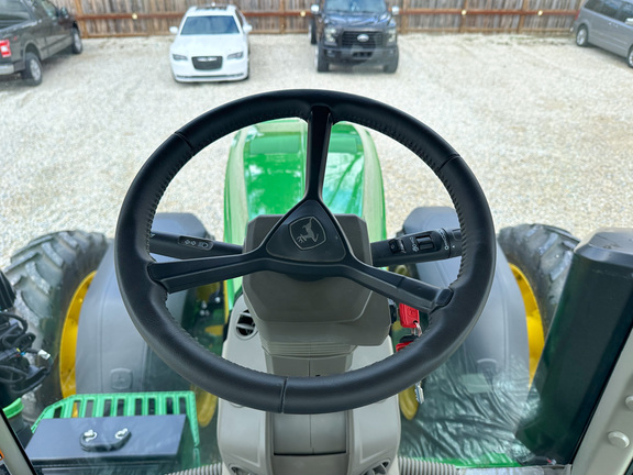 2025 John-Deere 8R 340