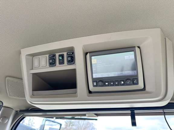 2025 John-Deere 8R 340