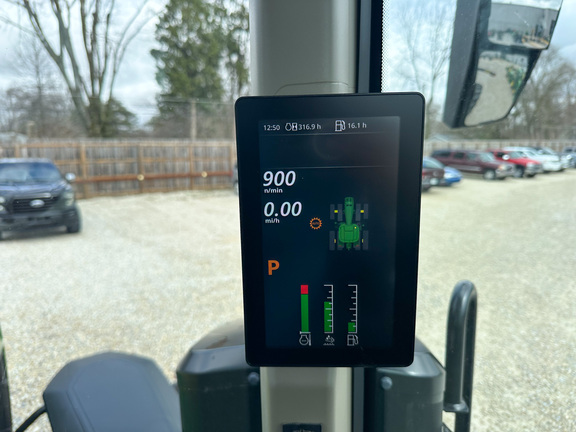 2025 John-Deere 8R 340