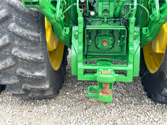 2025 John-Deere 8R 340