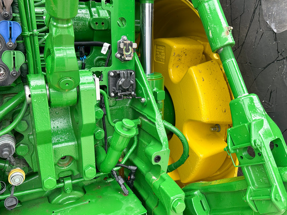 2025 John-Deere 8R 340