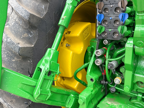 2025 John-Deere 8R 340