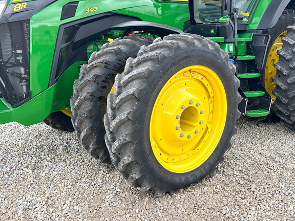 2025 John-Deere 8R 340