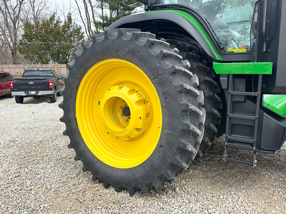 2025 John-Deere 8R 340