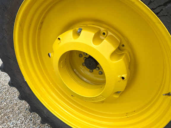 2025 John-Deere 8R 340