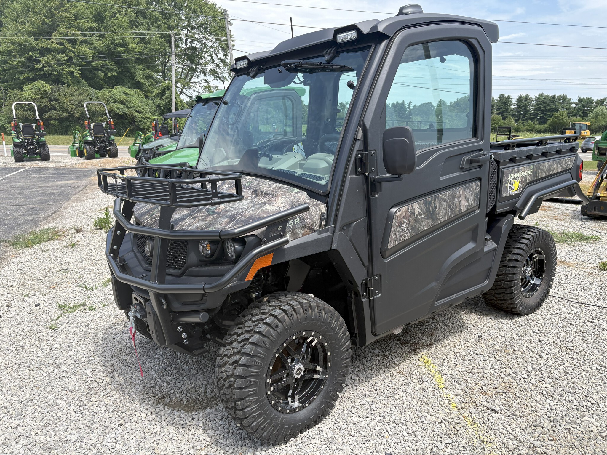 2025 John Deere XUV 845 R Image 1