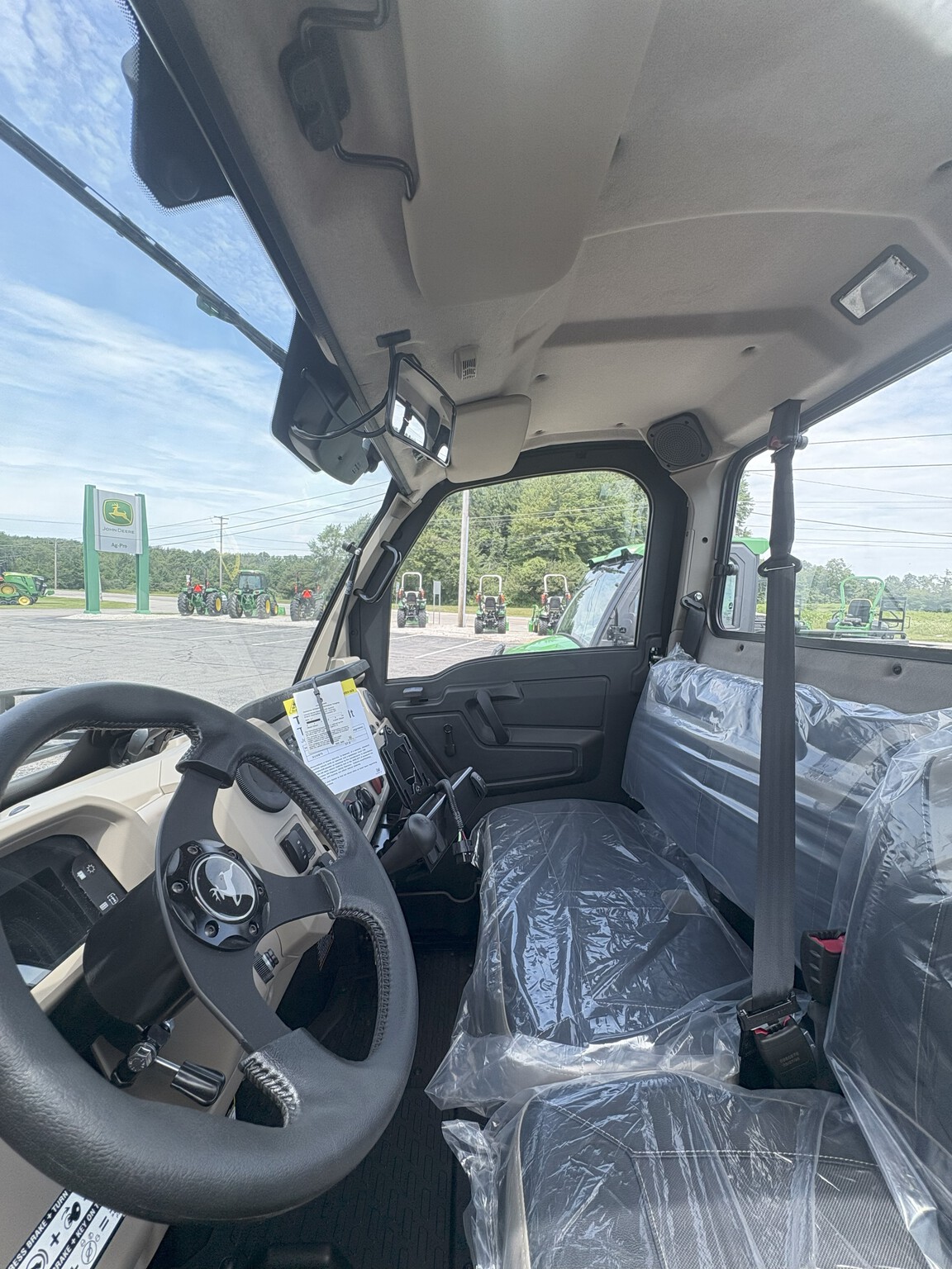 2025 John Deere XUV 845 R Image 7