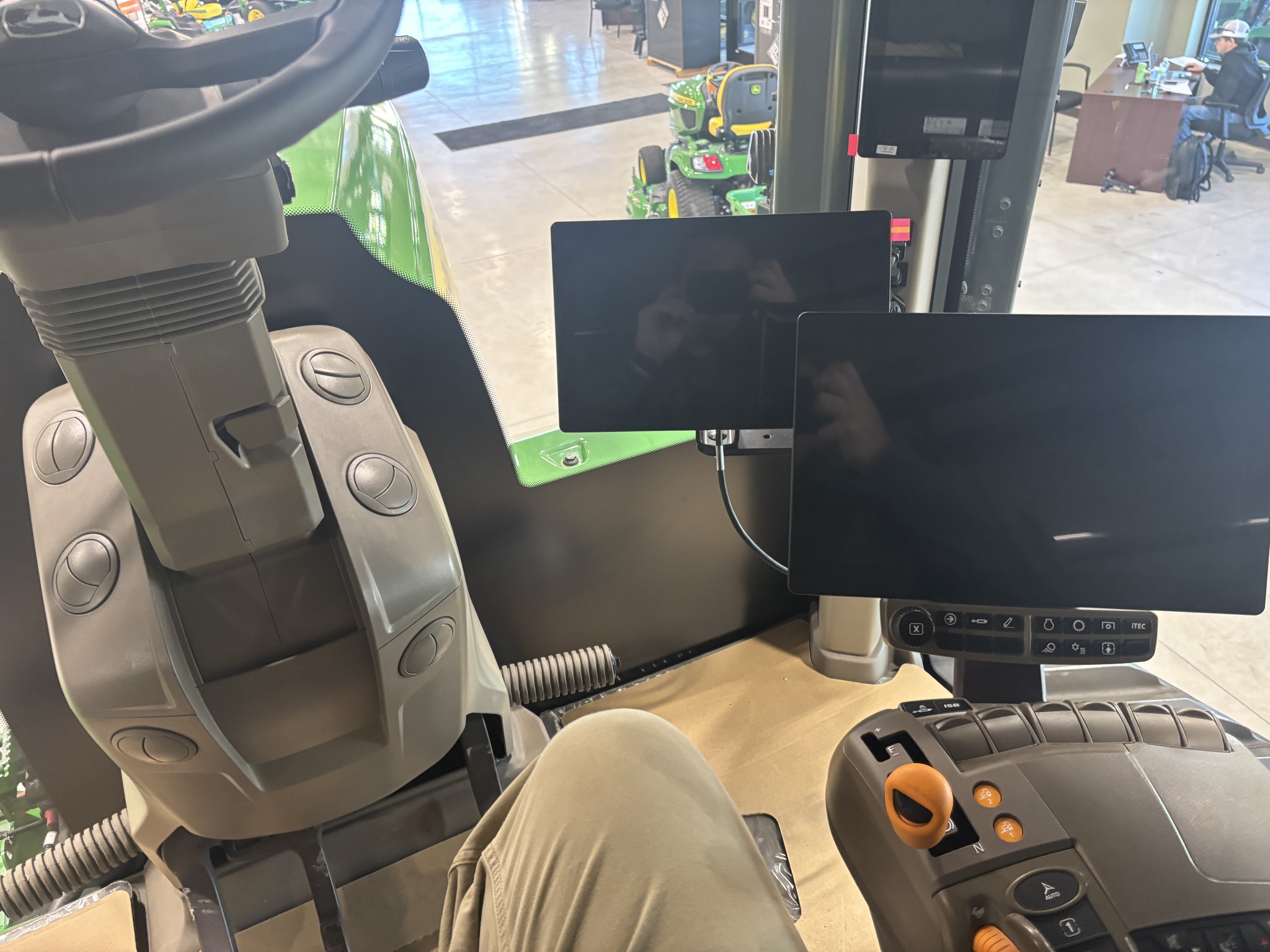 2024 John Deere 9RT 590 Image 9