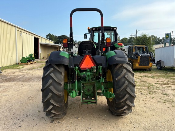 2021 John Deere 5065E Photo 2