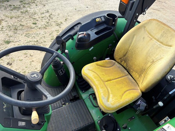 2021 John Deere 5065E Photo 6
