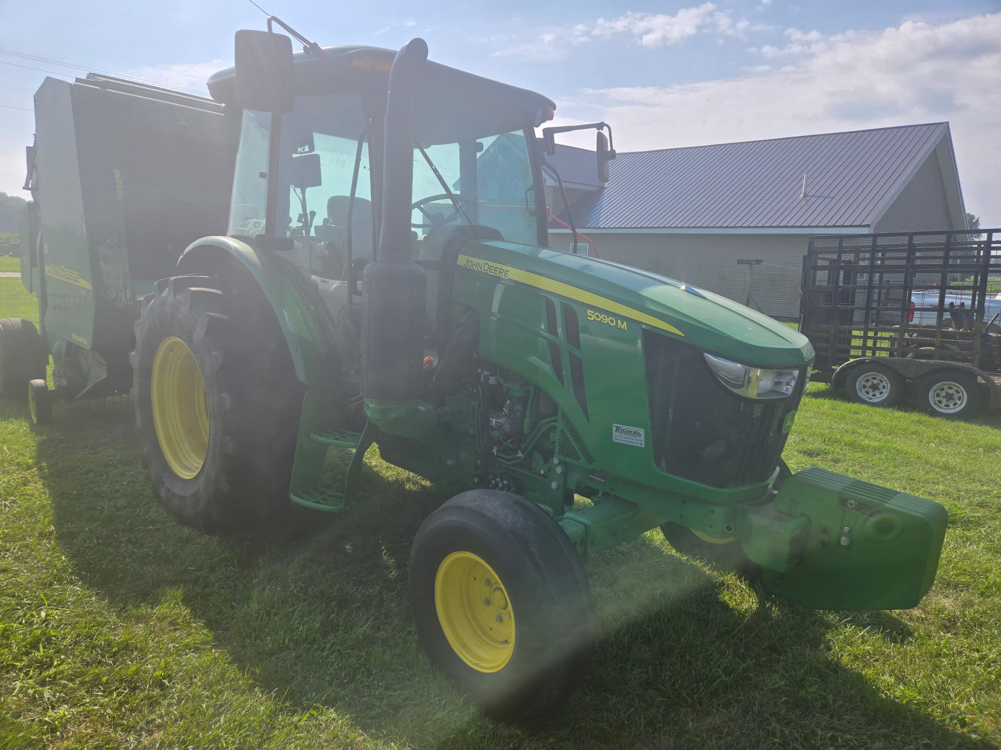 2018 John Deere 5090M Image 2
