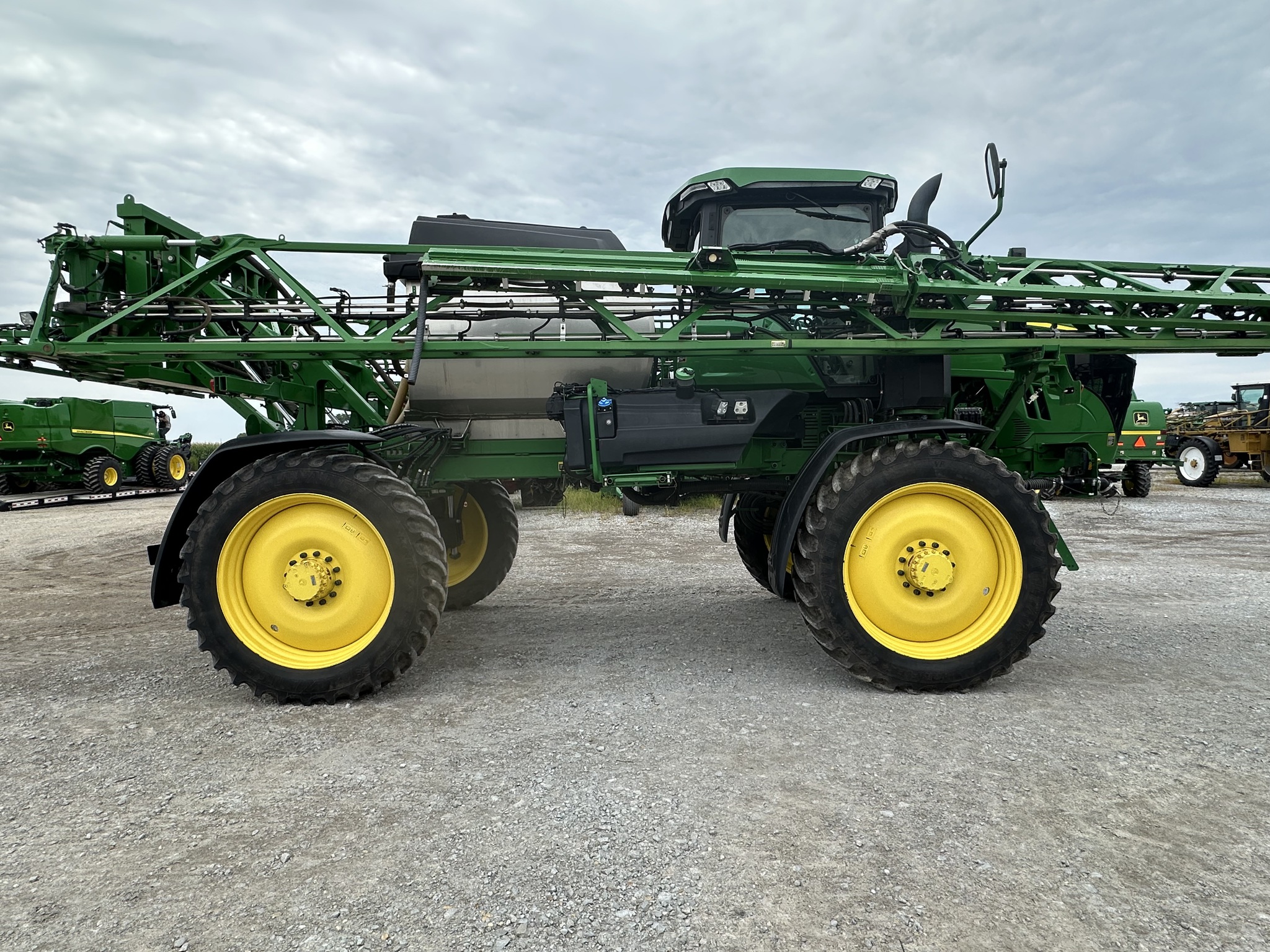 2022 John Deere 412R Image 6