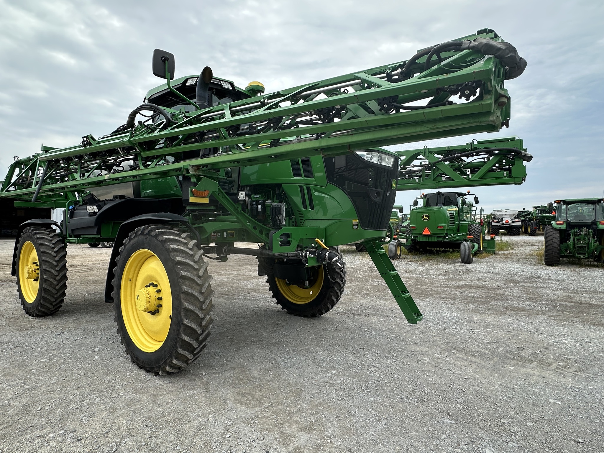 2022 John Deere 412R Image 7