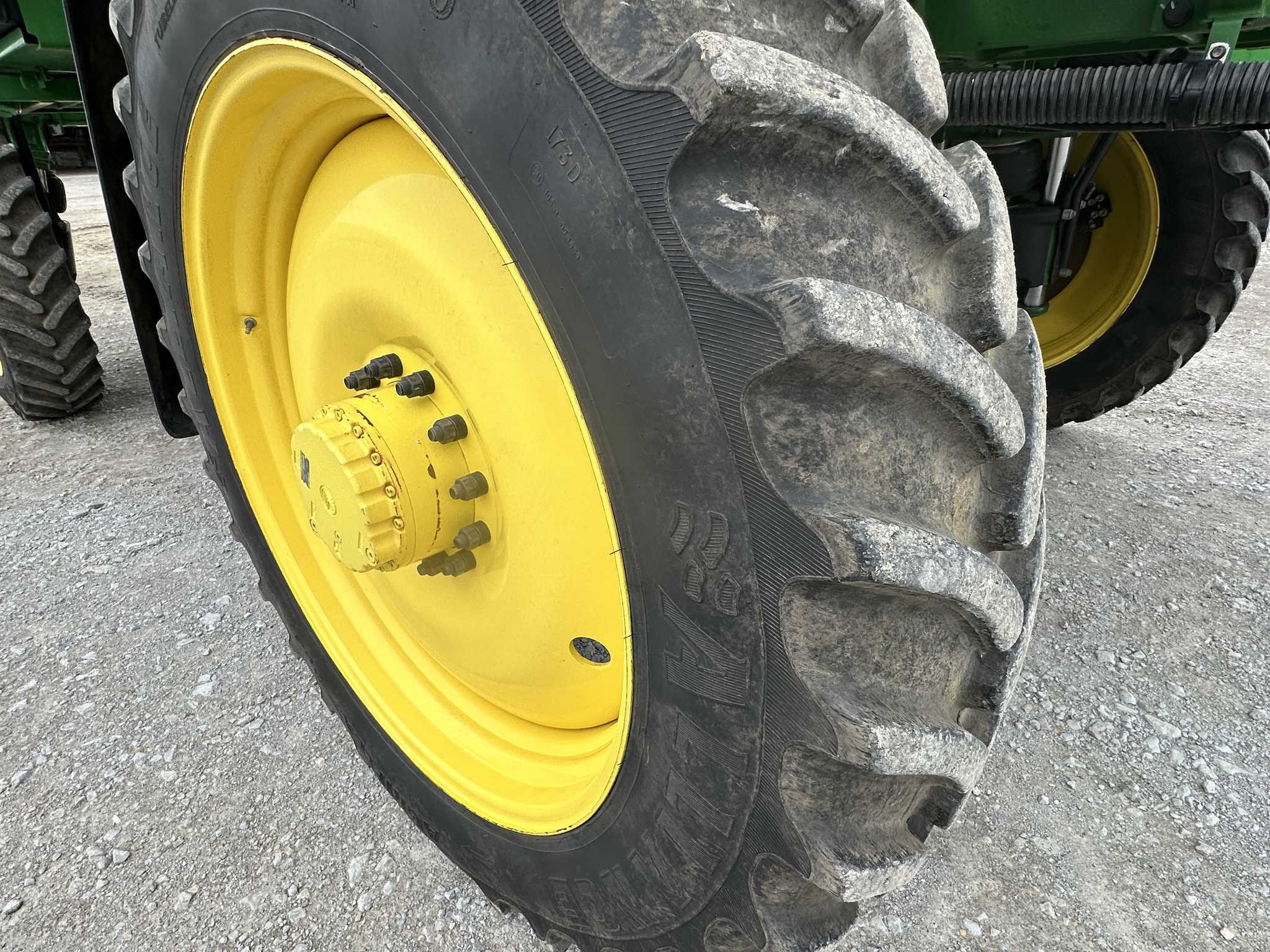 2022 John Deere 412R Image 9