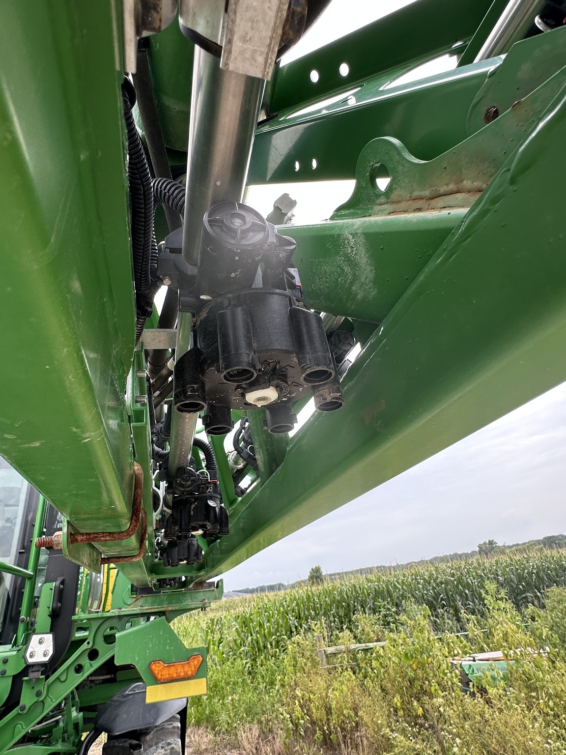 2022 John Deere 412R Image 22