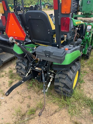 2017 John Deere 1025R Photo 4